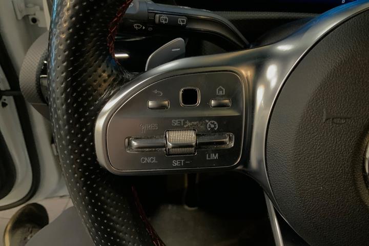Hvid Mercedes A250 e fra 2021