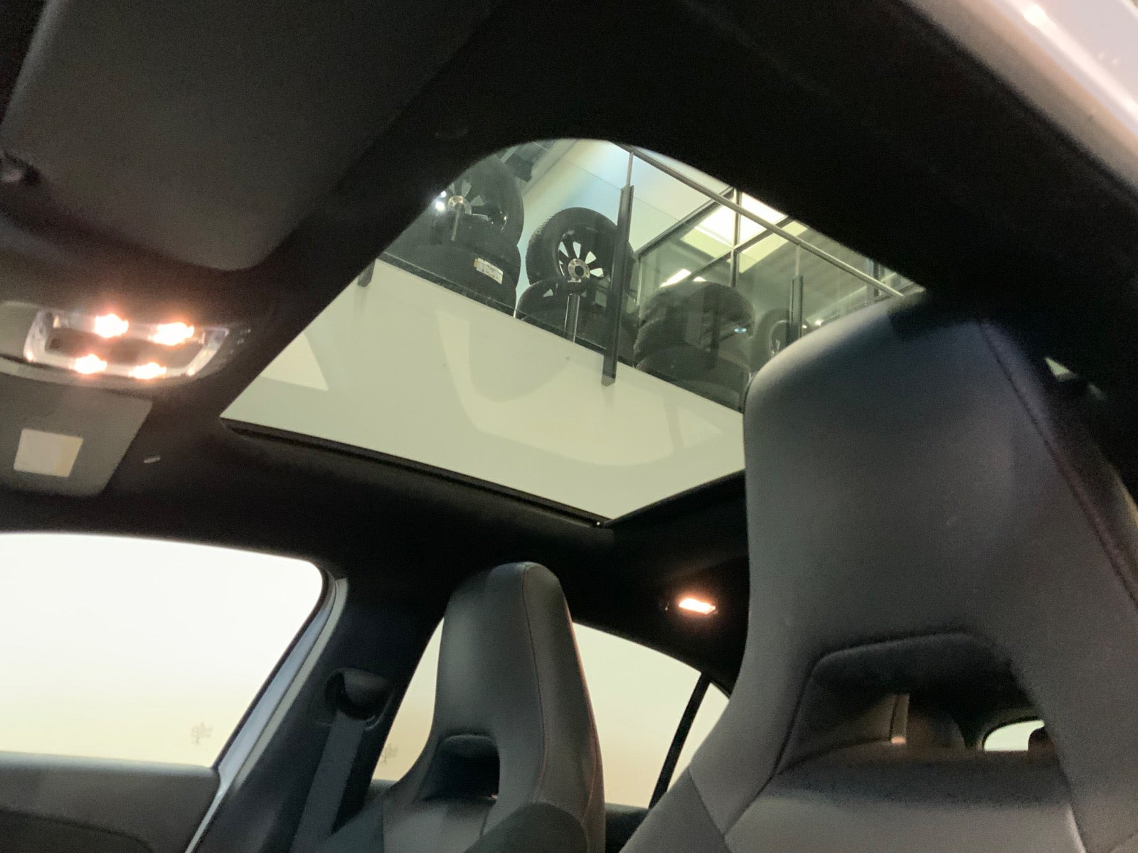 Hvid Mercedes A250 e fra 2021