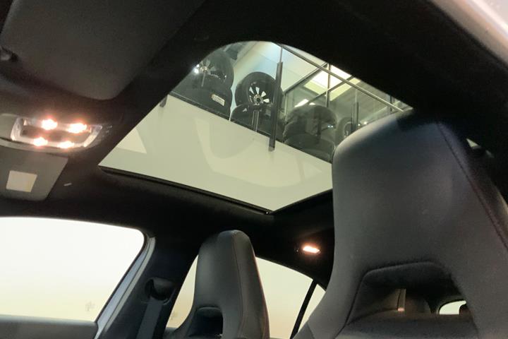 Hvid Mercedes A250 e fra 2021
