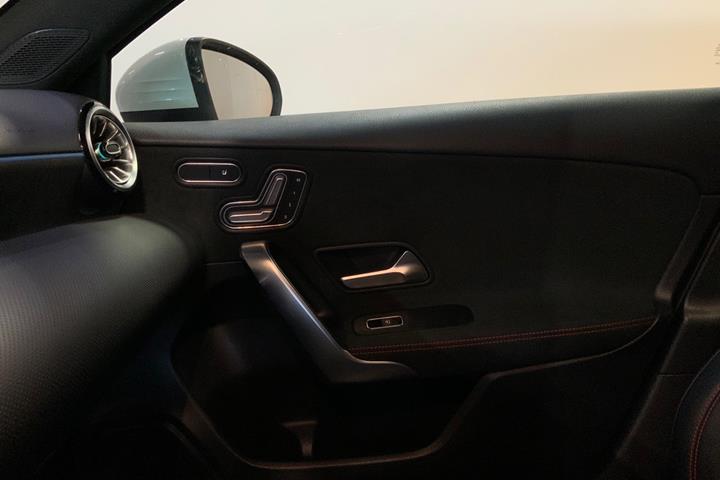 Hvid Mercedes A250 e fra 2021