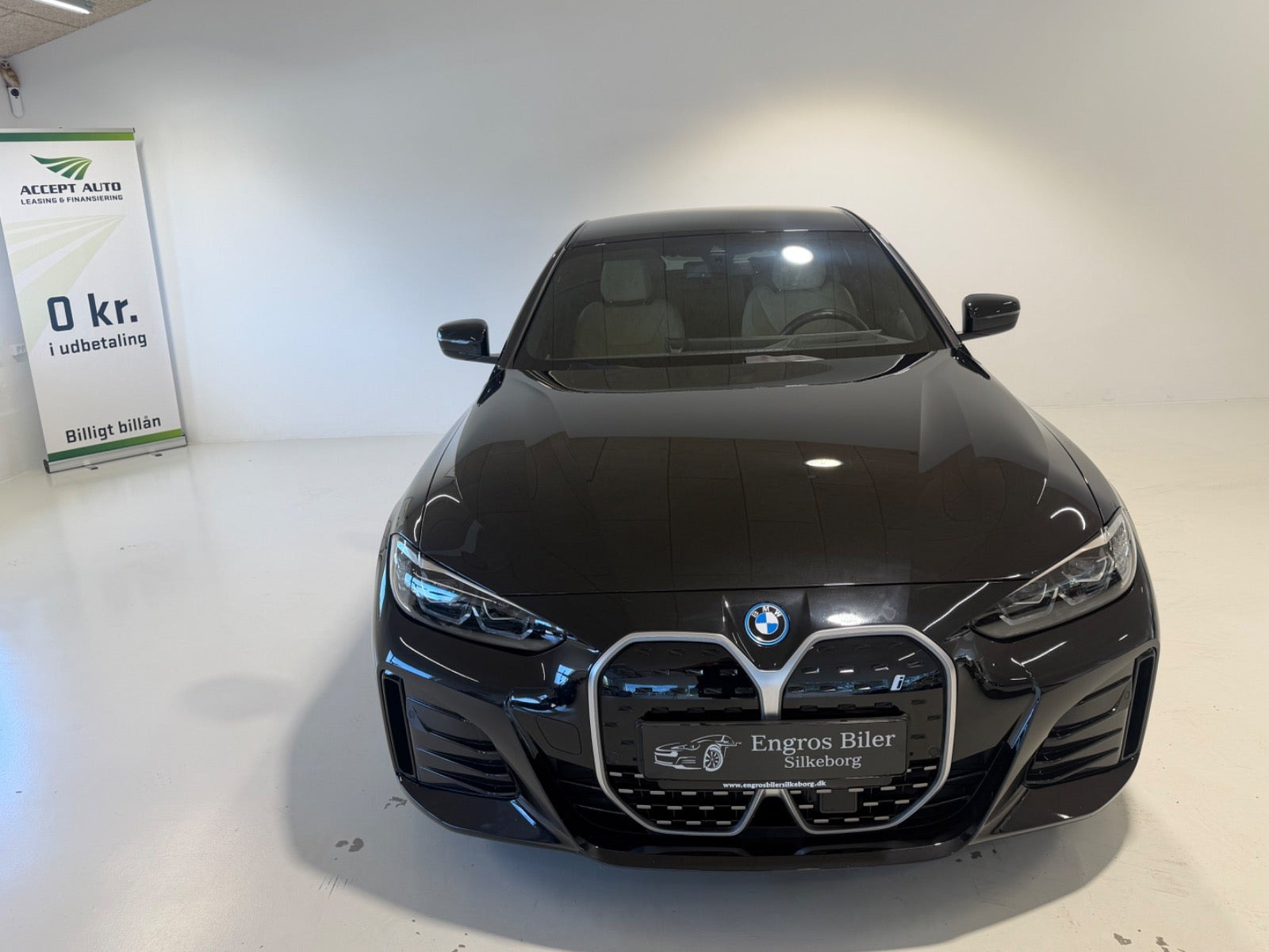 Sort BMW i4 fra 2023