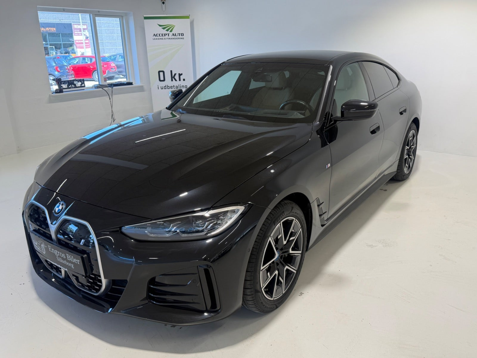 Sort BMW i4 fra 2023