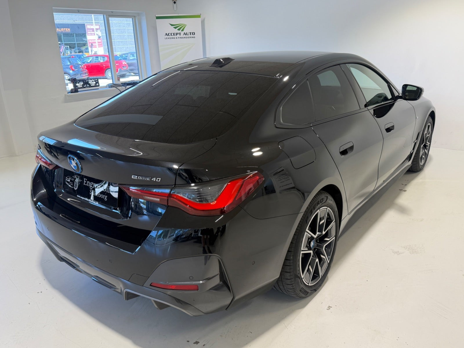 Sort BMW i4 fra 2023