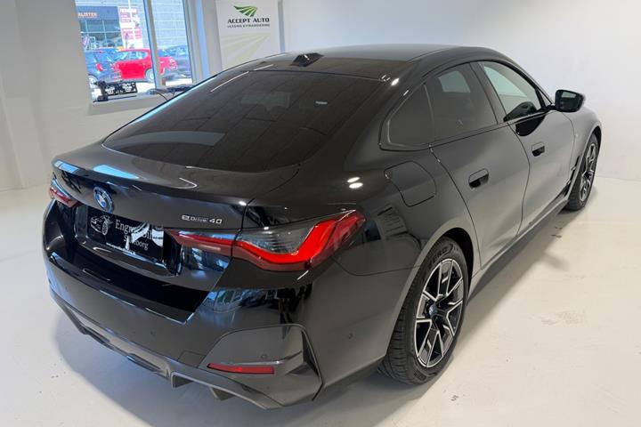 Sort BMW i4 fra 2023