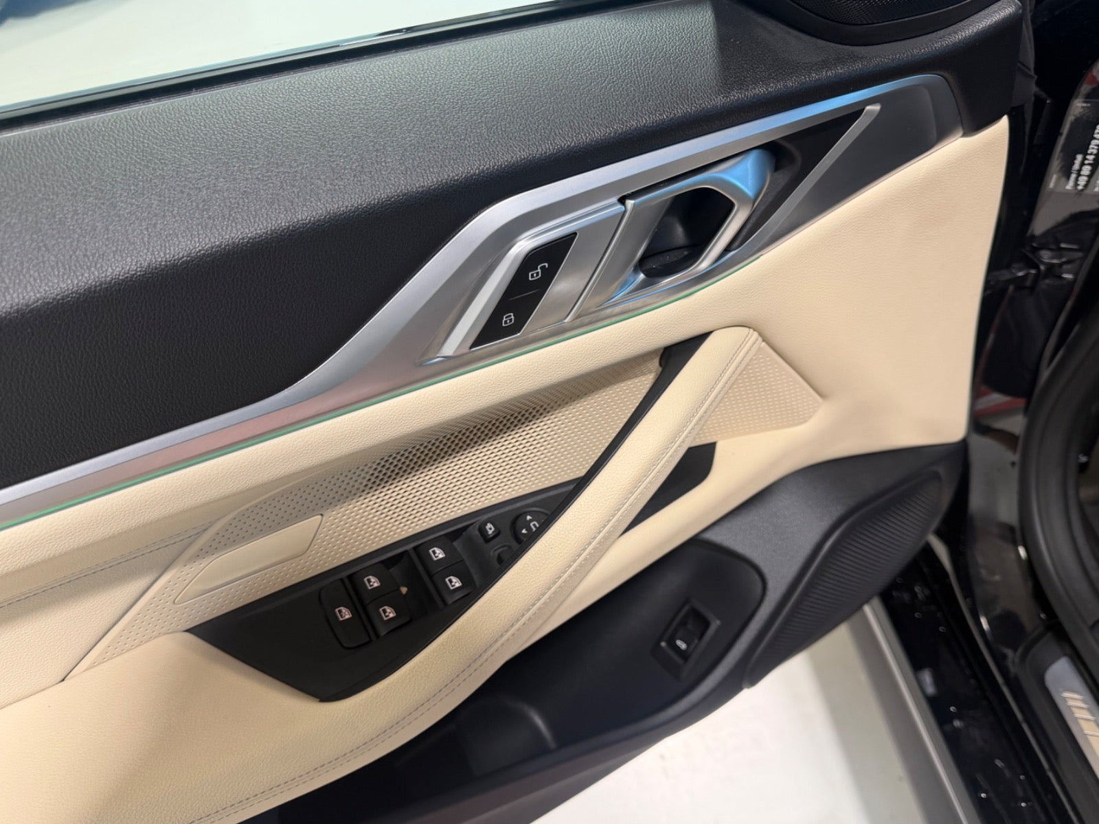 Sort BMW i4 fra 2023