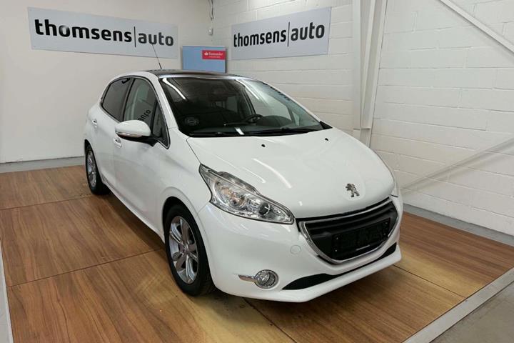 Hvid Peugeot 208 fra 2015