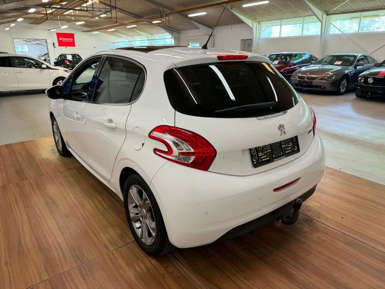 Hvid Peugeot 208 fra 2015