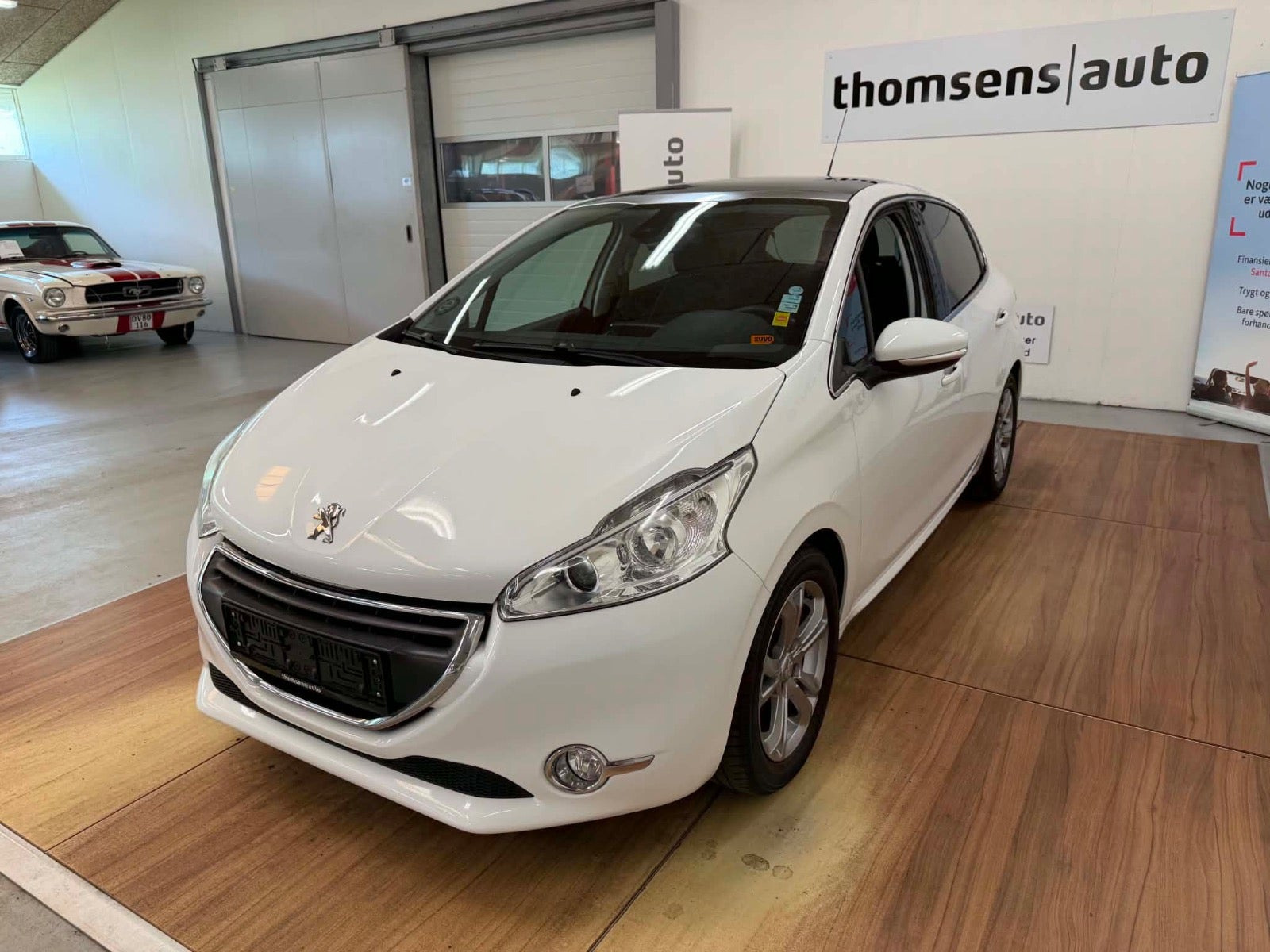 Hvid Peugeot 208 fra 2015
