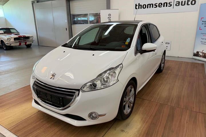 Hvid Peugeot 208 fra 2015