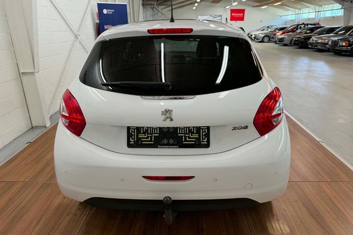 Hvid Peugeot 208 fra 2015