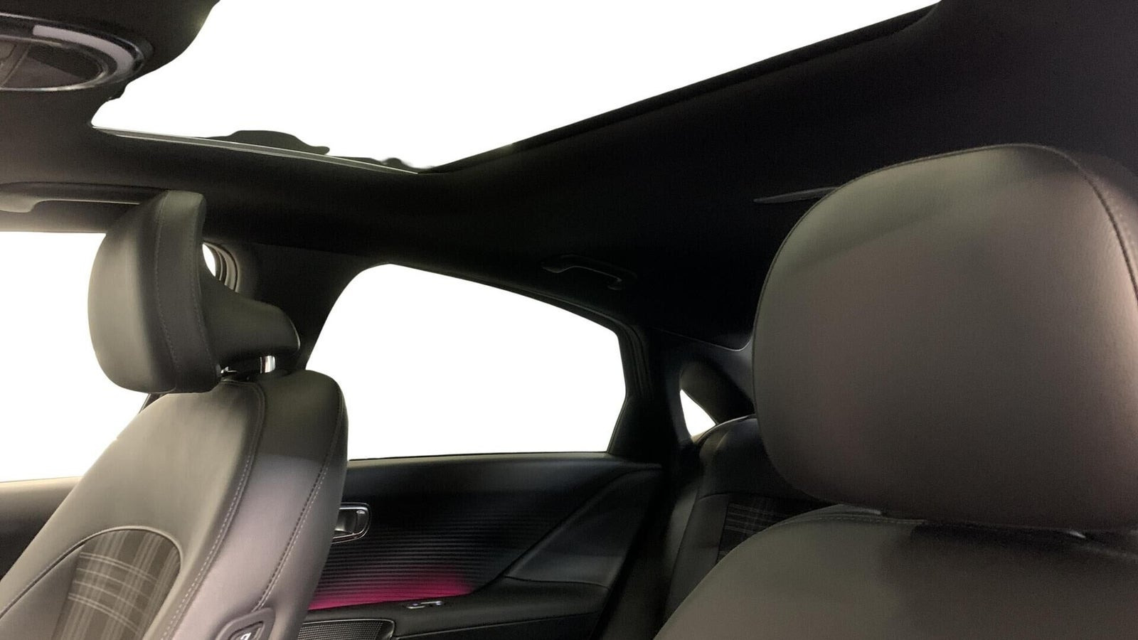 Blå Hyundai Ioniq 6 fra 2023