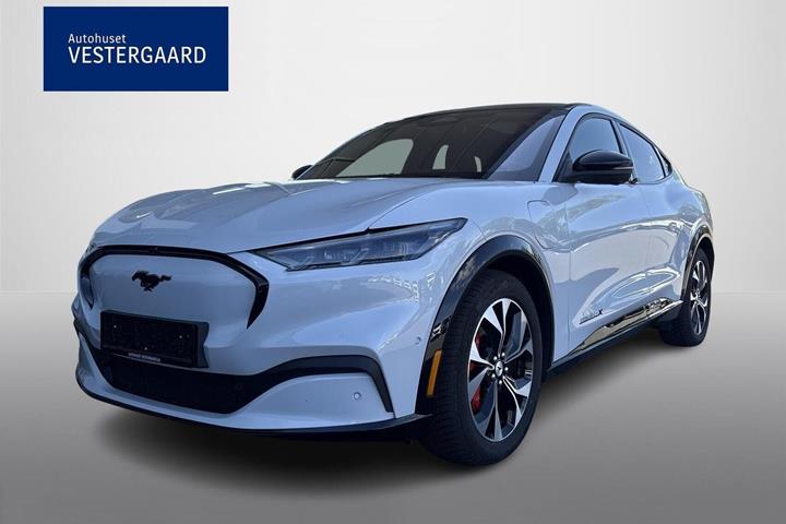Hvid Ford Mustang Mach-E fra 2023