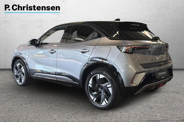 Grå Opel Mokka-e fra 2025
