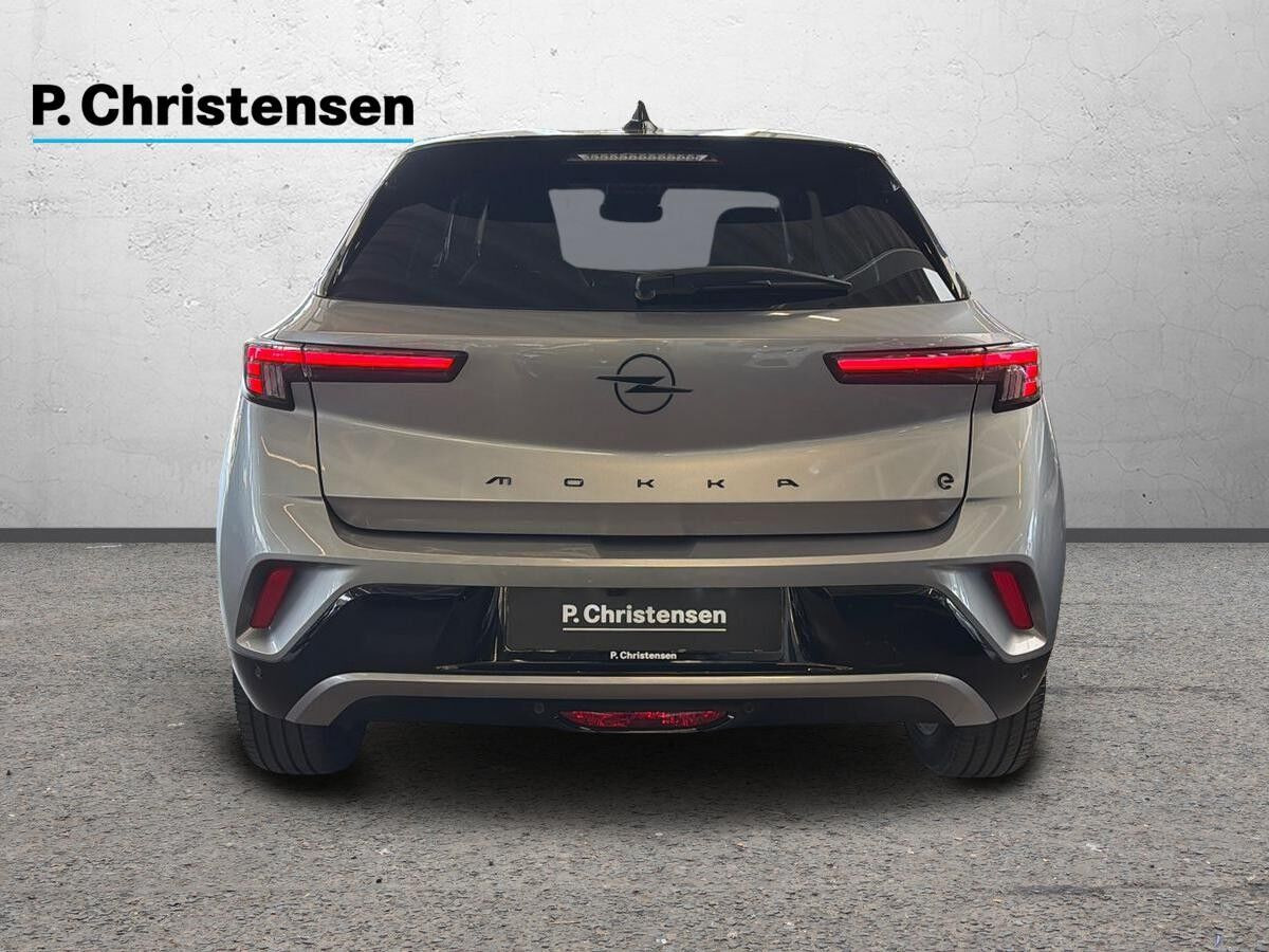 Grå Opel Mokka-e fra 2025