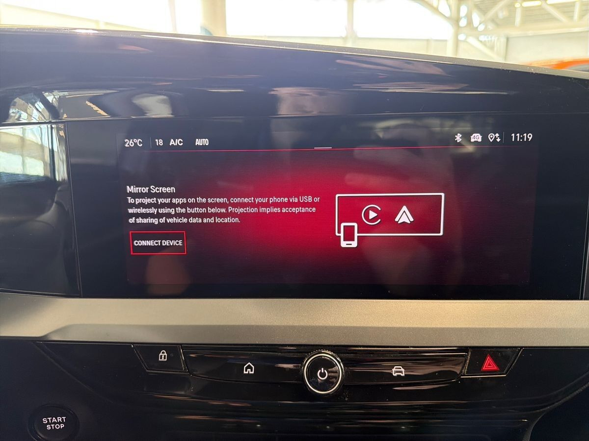 Grå Opel Mokka-e fra 2025
