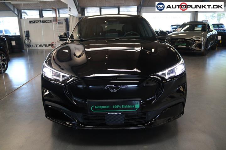 Sort Ford Mustang Mach-E fra 2023