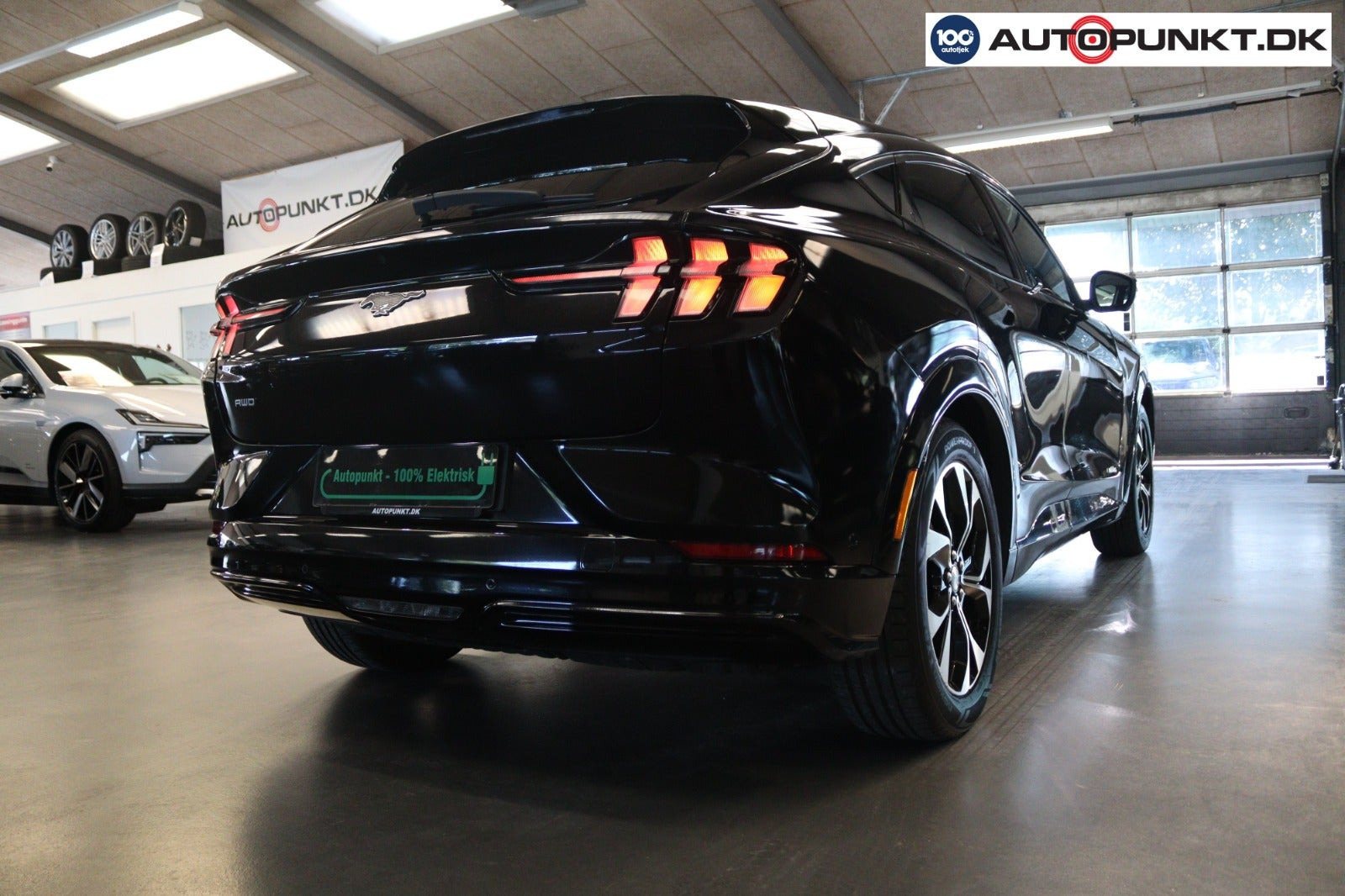 Sort Ford Mustang Mach-E fra 2023