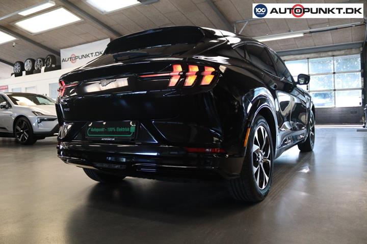 Sort Ford Mustang Mach-E fra 2023