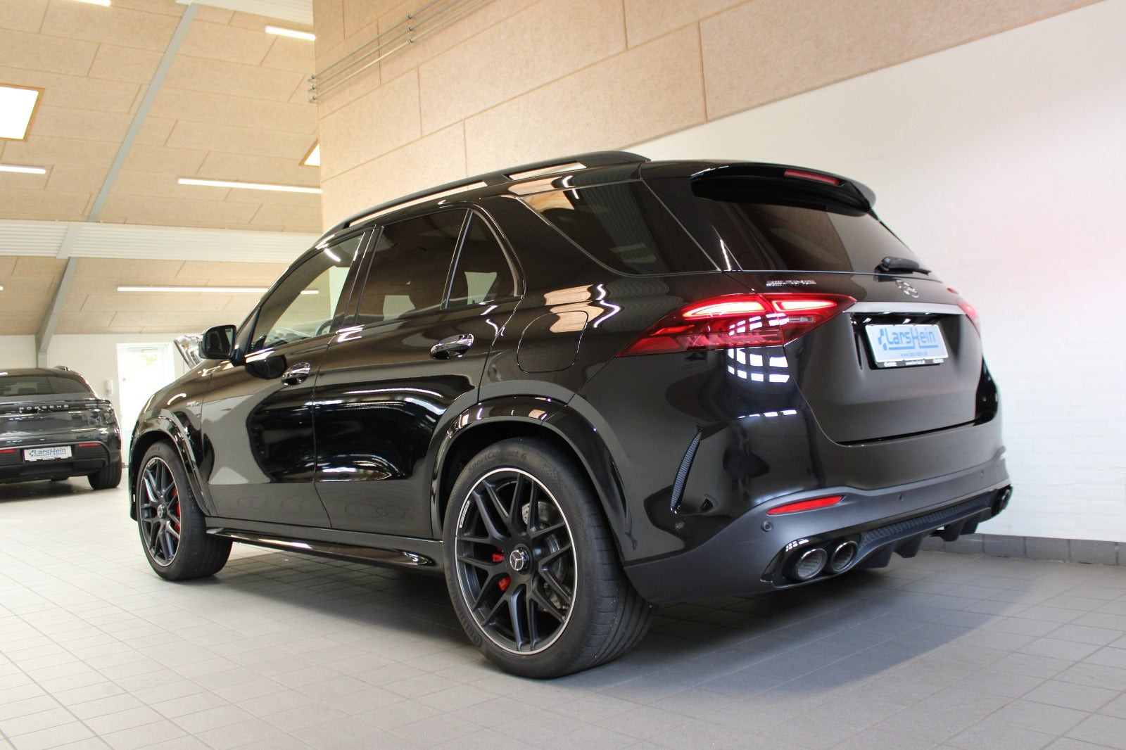 Sort Mercedes GLE53 fra 2025