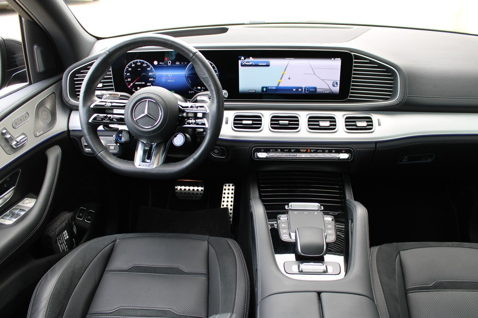 Sort Mercedes GLE53 fra 2025