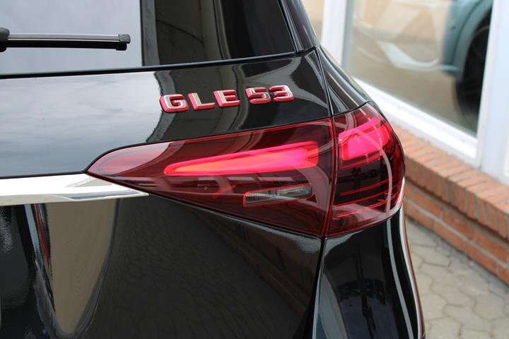 Sort Mercedes GLE53 fra 2025