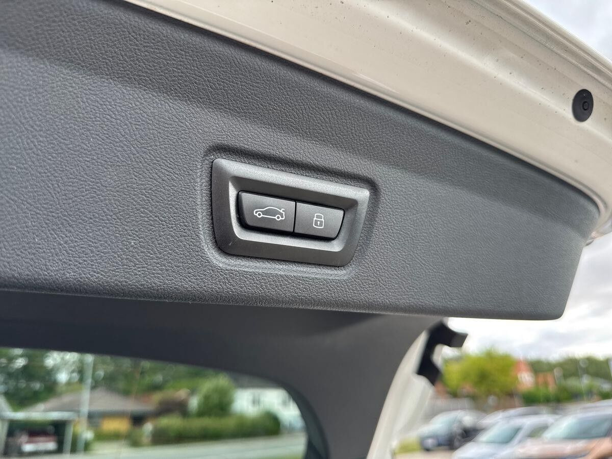 Hvid BMW i4 fra 2023