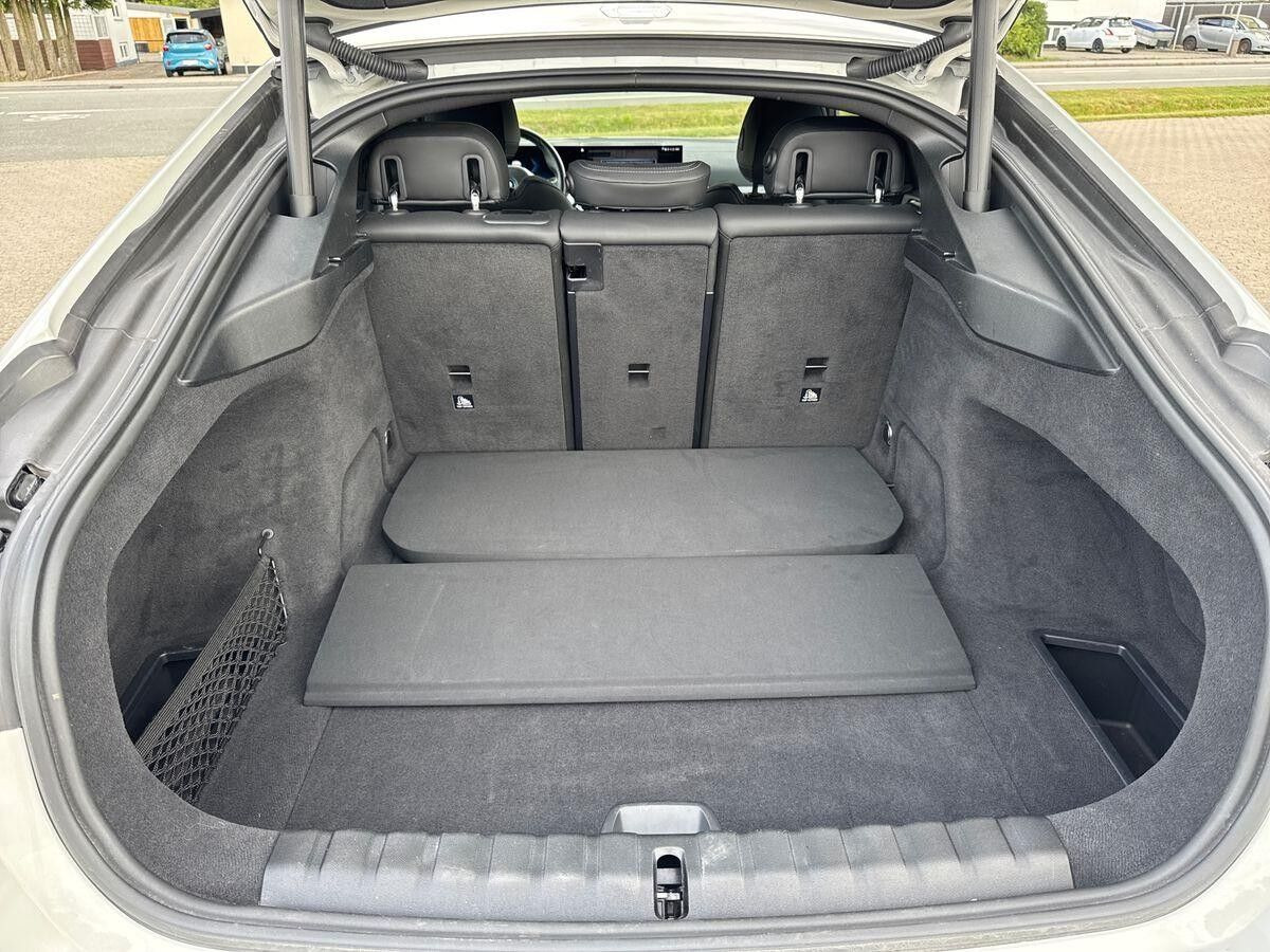 Hvid BMW i4 fra 2023