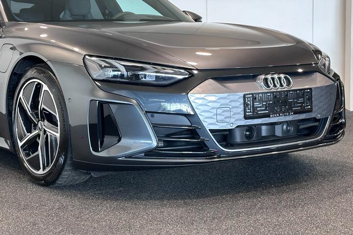 Grå Audi e-tron GT fra 2021