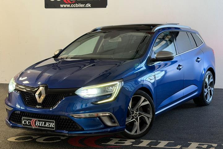 Blå Renault Megane IV fra 2017