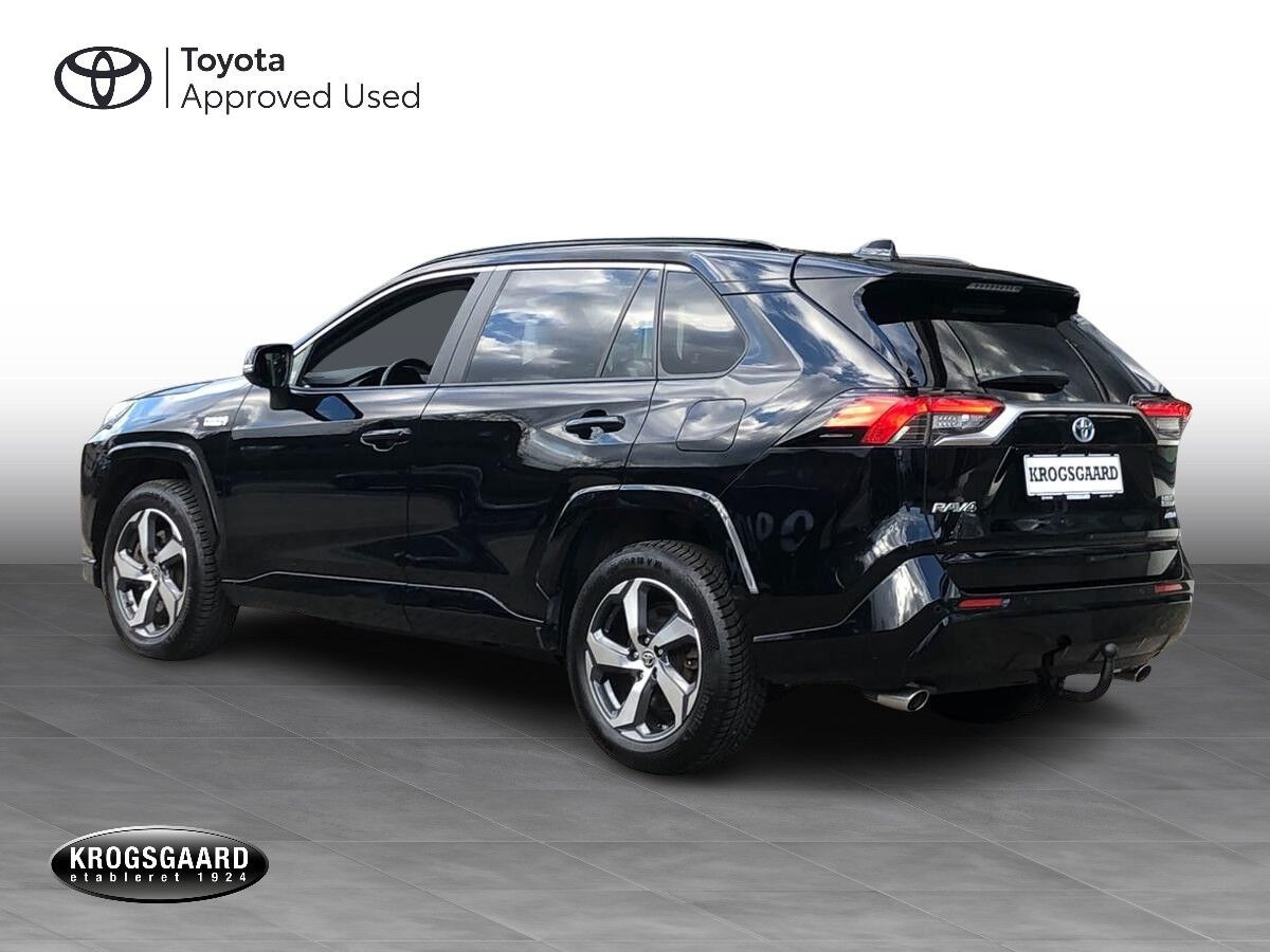 Sort Toyota RAV4 fra 2021