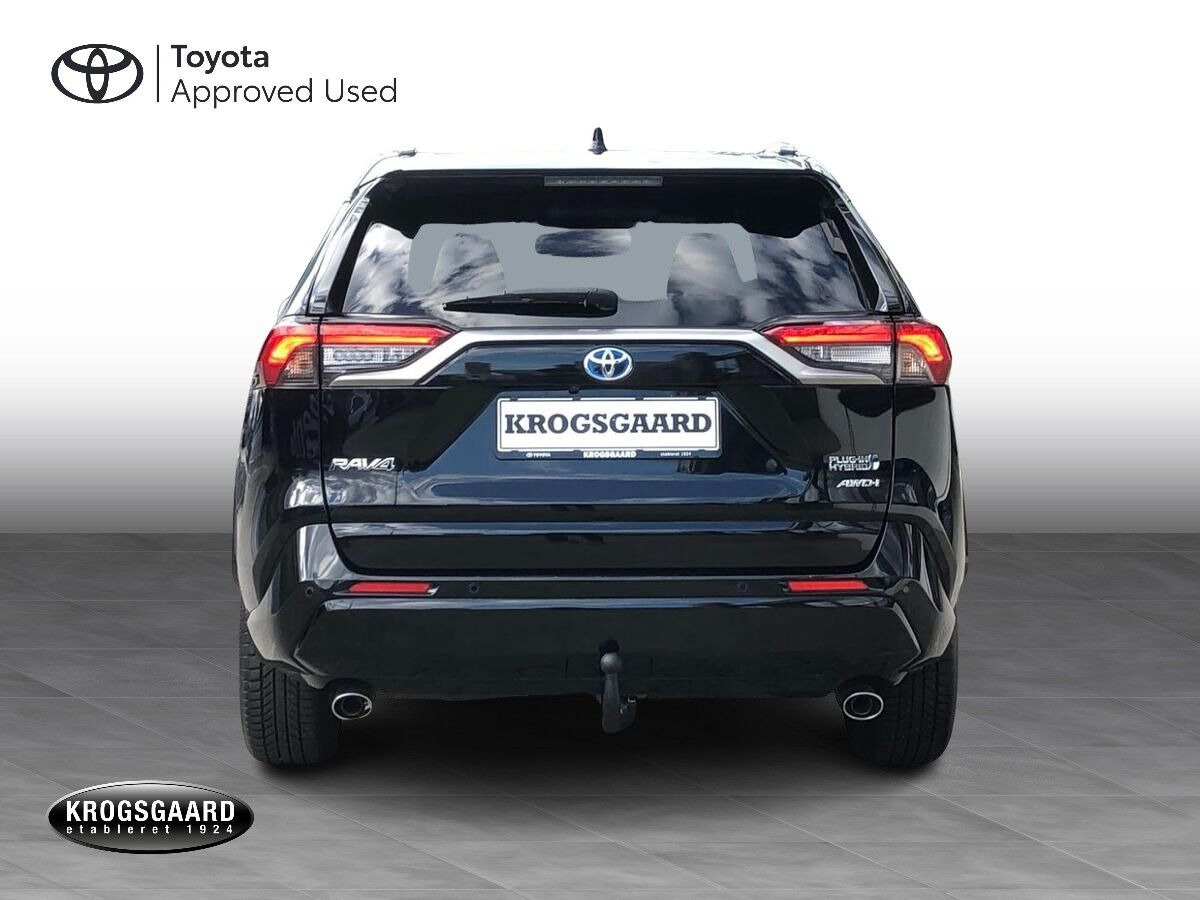 Sort Toyota RAV4 fra 2021