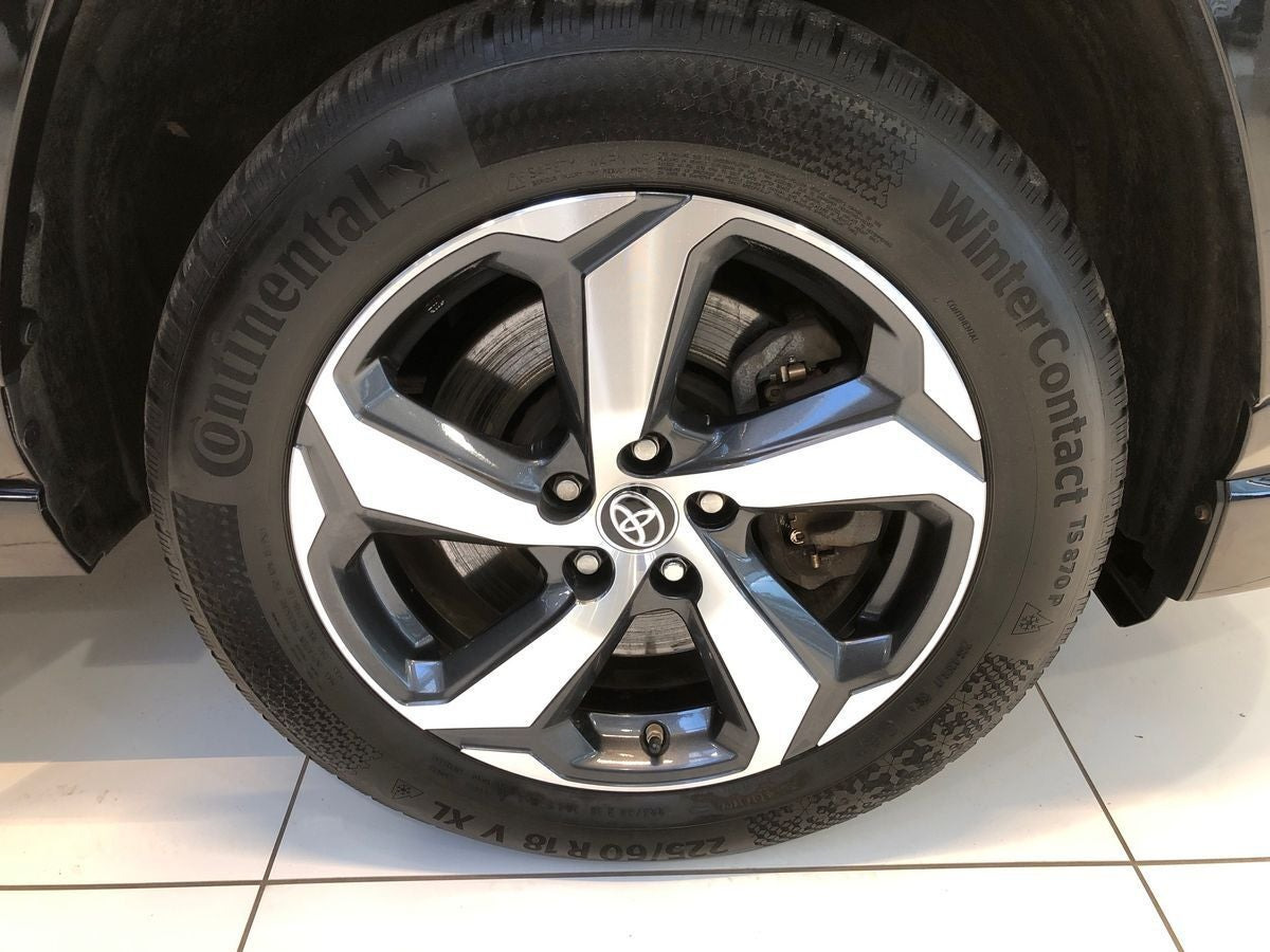 Sort Toyota RAV4 fra 2021