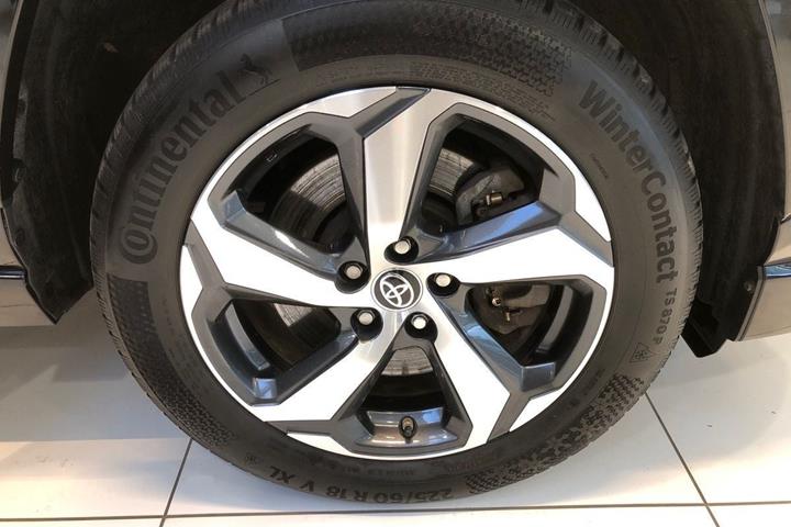 Sort Toyota RAV4 fra 2021