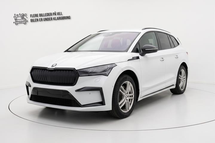Hvid Skoda Enyaq fra 2022
