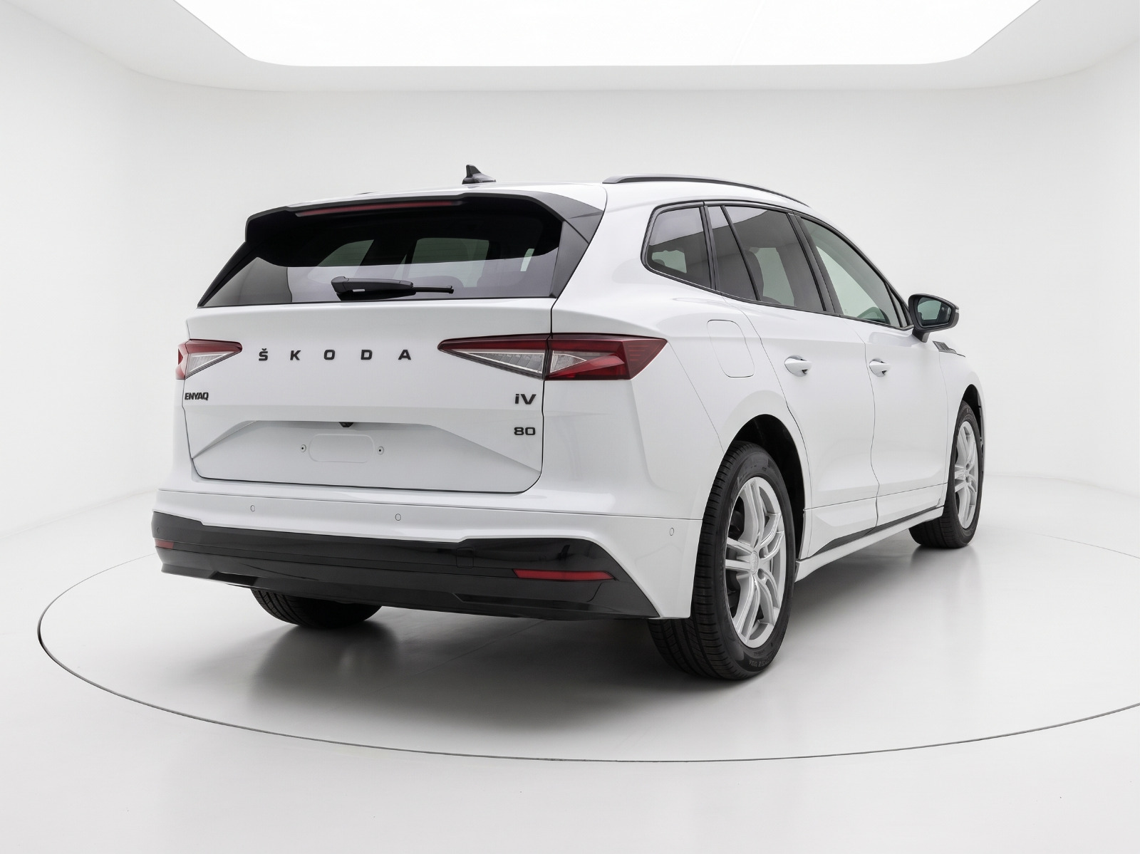 Hvid Skoda Enyaq fra 2022