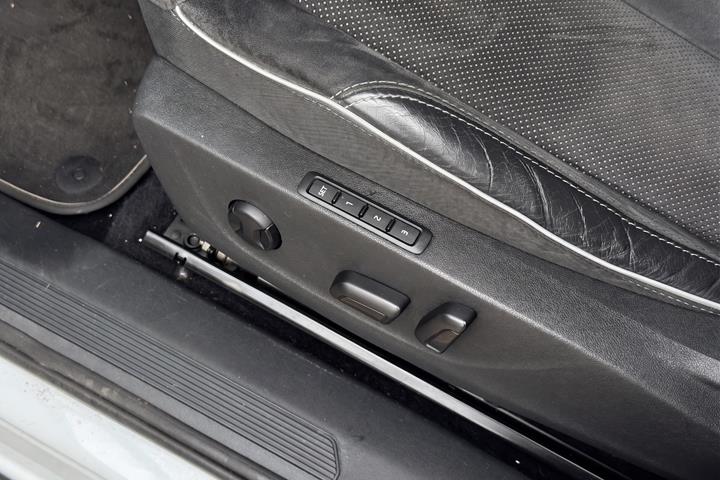 Hvid Skoda Enyaq fra 2022