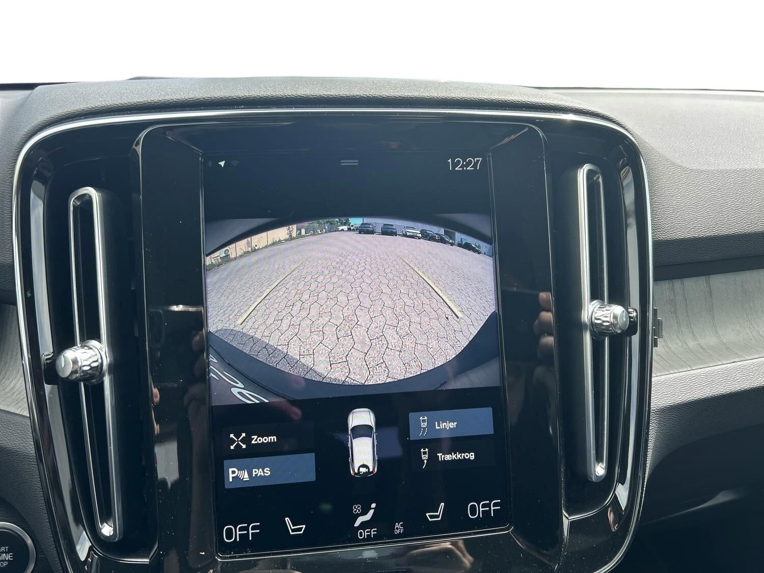 Grå Volvo XC40 fra 2021
