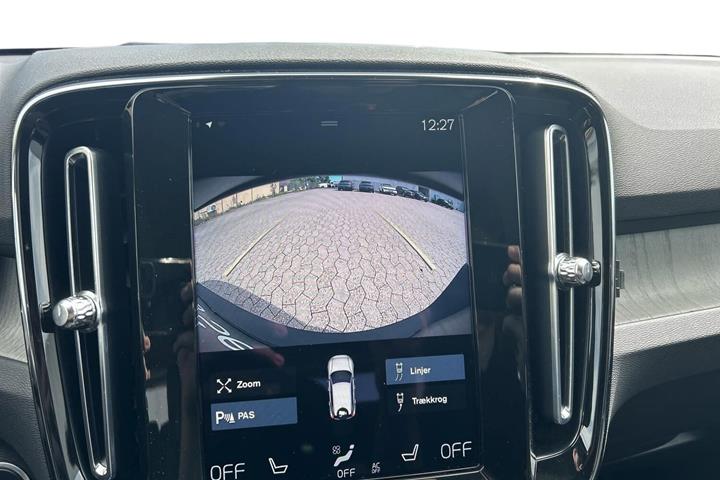 Grå Volvo XC40 fra 2021