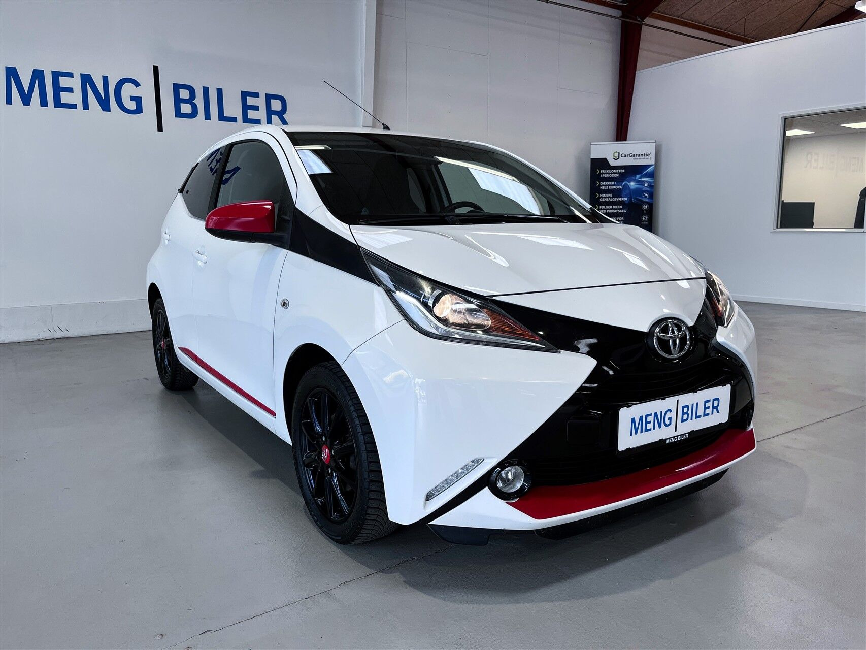 Hvid Toyota Aygo fra 2017