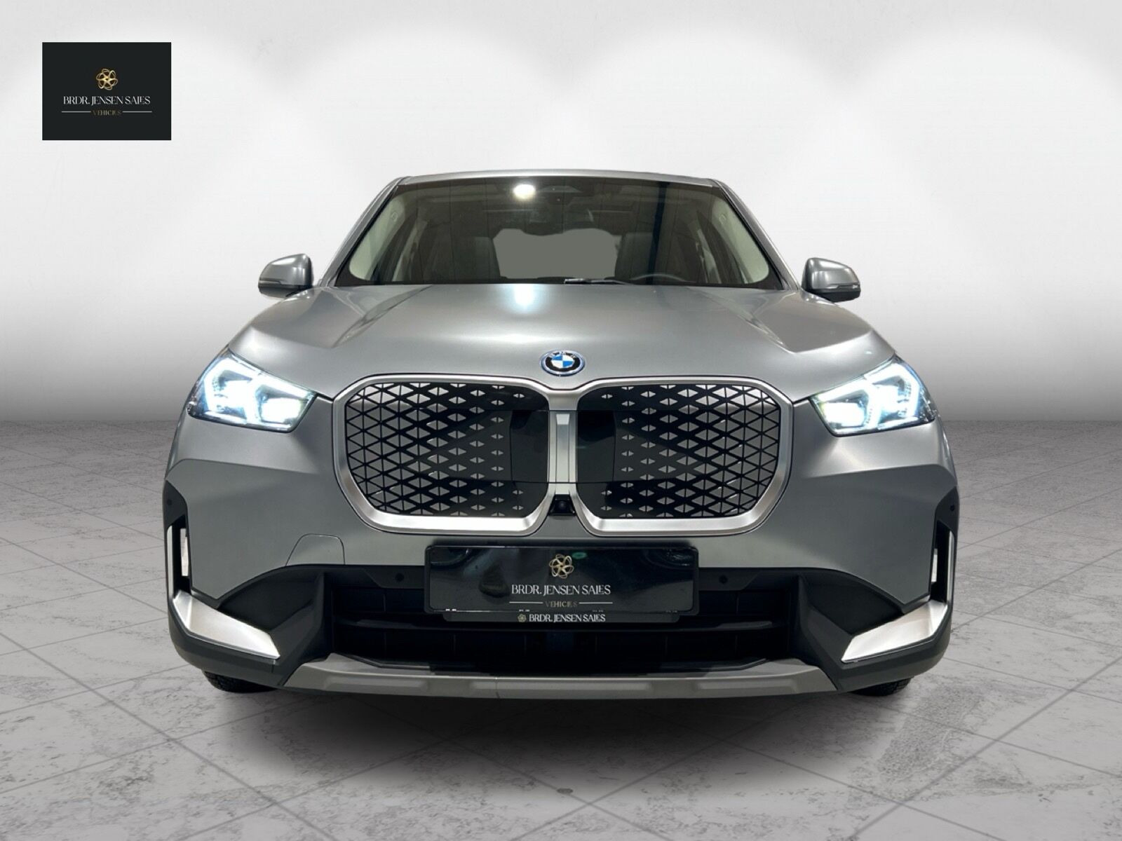 Grå BMW iX1 fra 2024