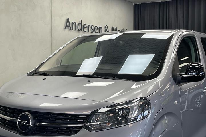 Grå Opel Zafira-e Life fra 2022