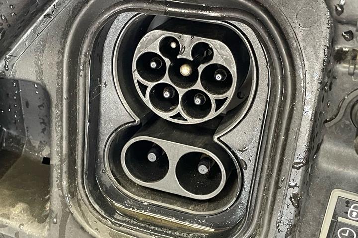 Grå Opel Zafira-e Life fra 2022