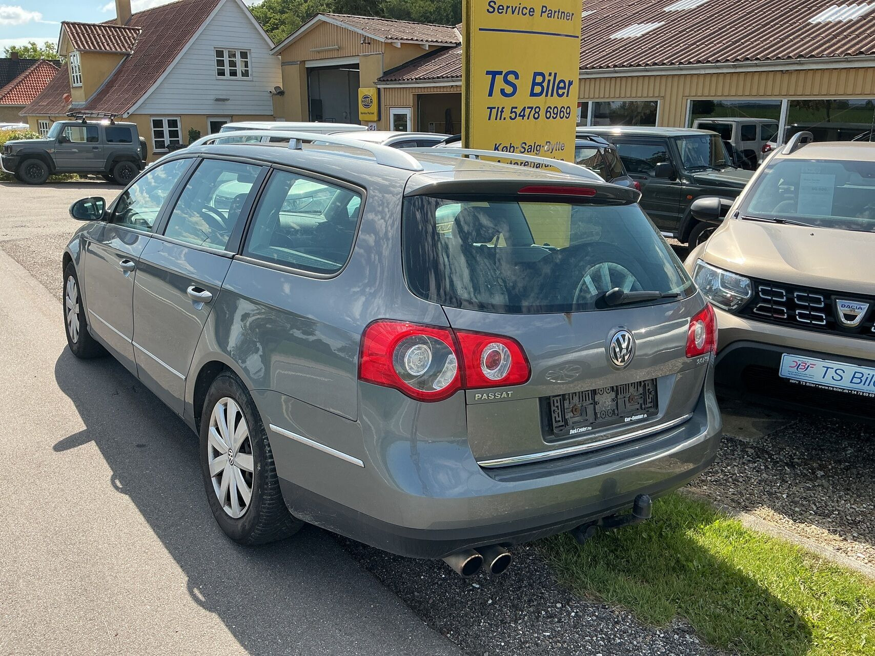 Grå VW Passat fra 2006