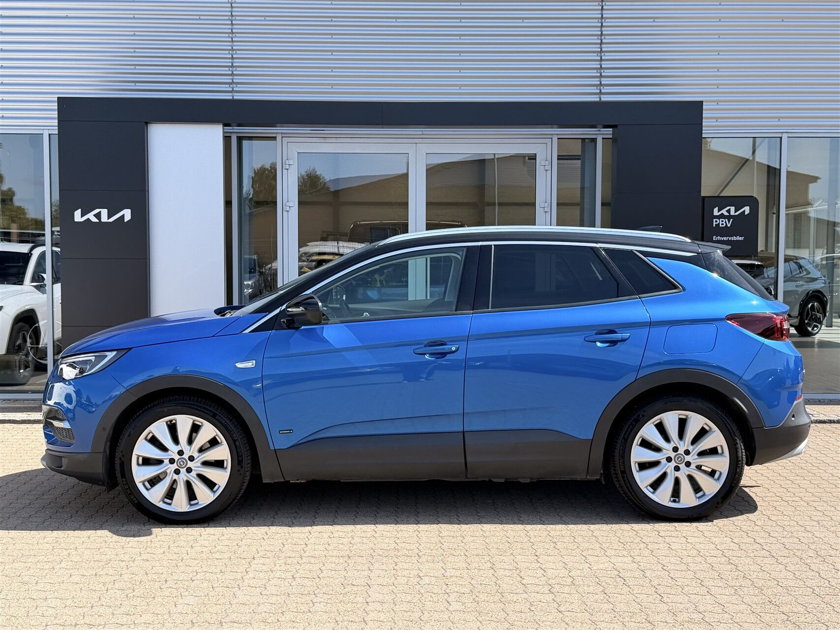 Blå Opel Grandland X fra 2020