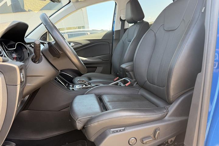 Blå Opel Grandland X fra 2020