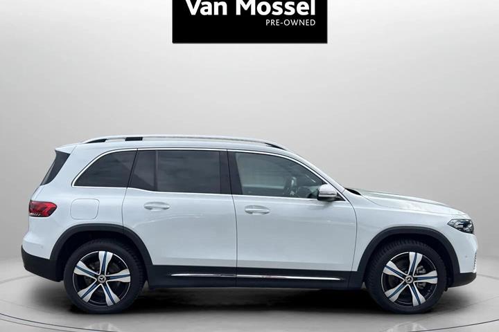 Hvid Mercedes EQB 250 fra 2024