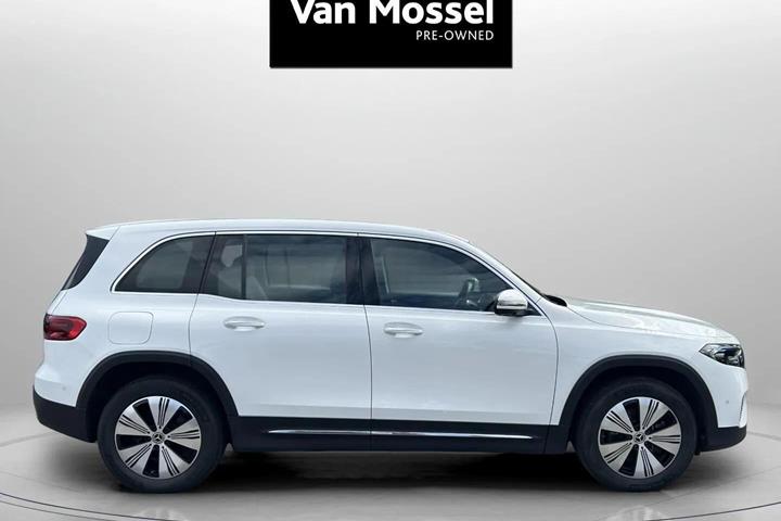 Hvid Mercedes EQB 250+ fra 2024