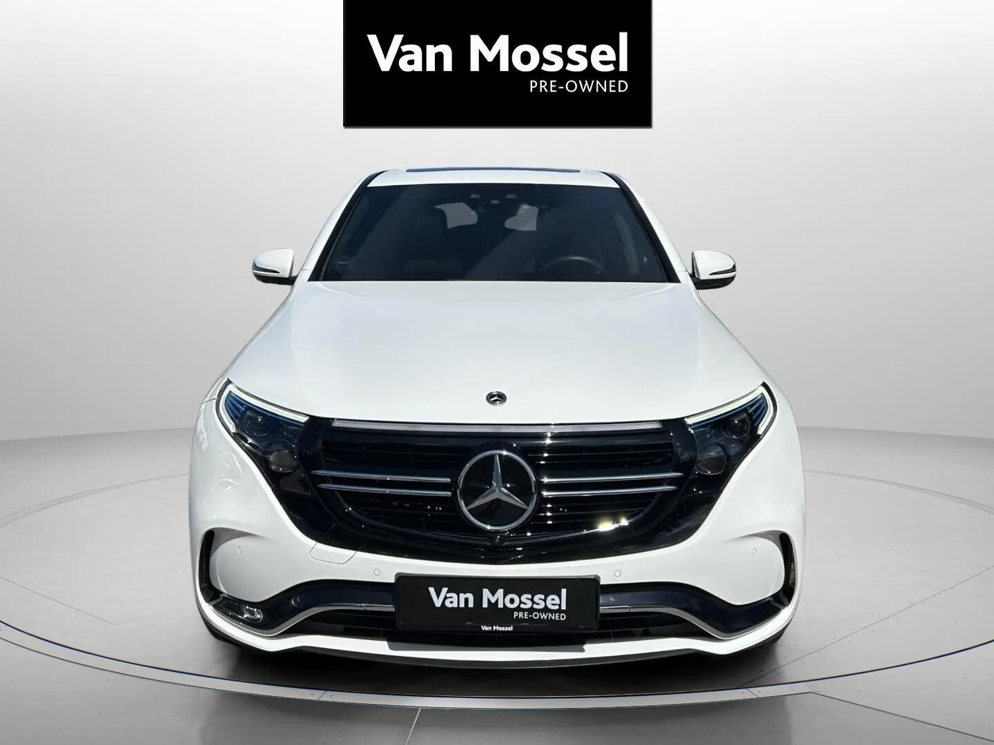 Hvid Mercedes EQC 400 fra 2023