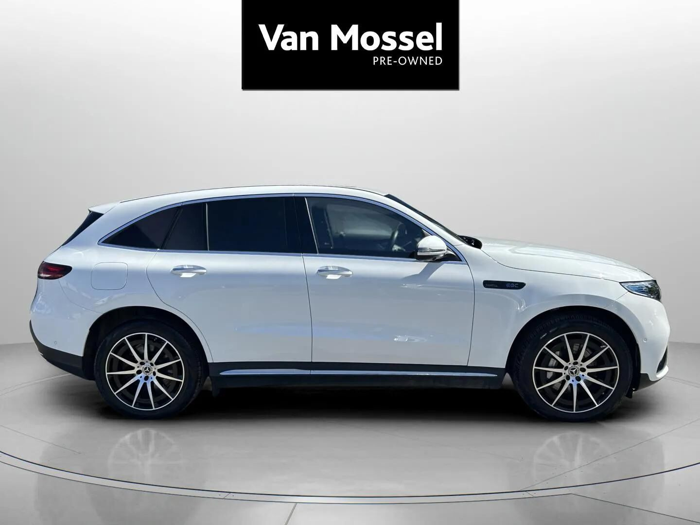 Hvid Mercedes EQC 400 fra 2023