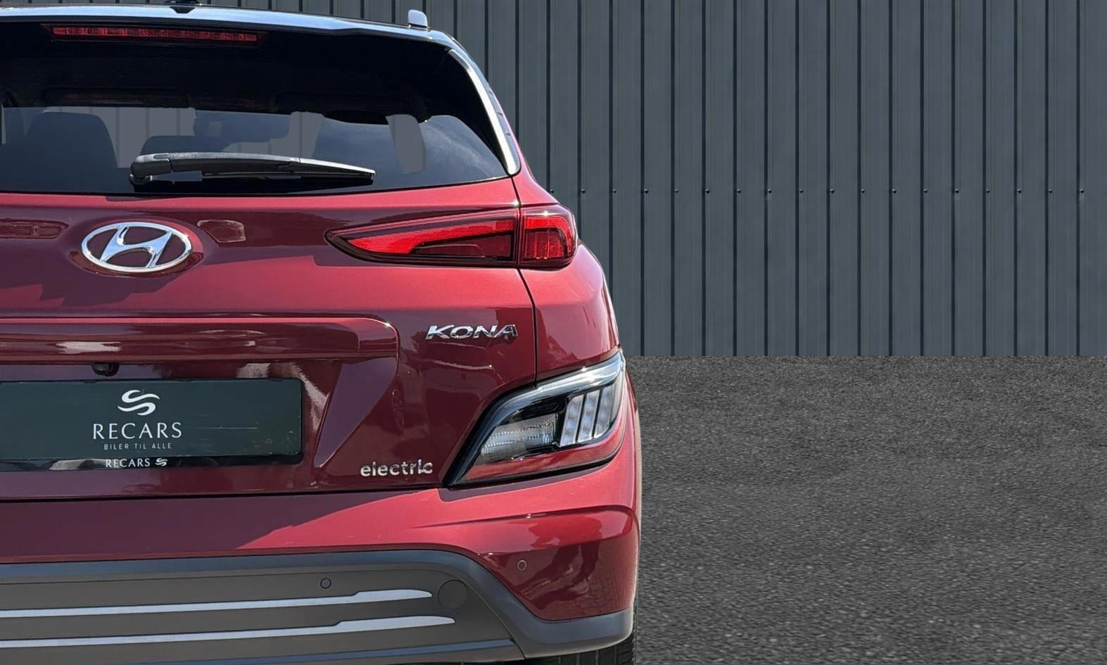 Grå Hyundai Kona fra 2022